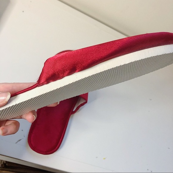 ✧・゚vtn red house slippers - Picture 4 of 4